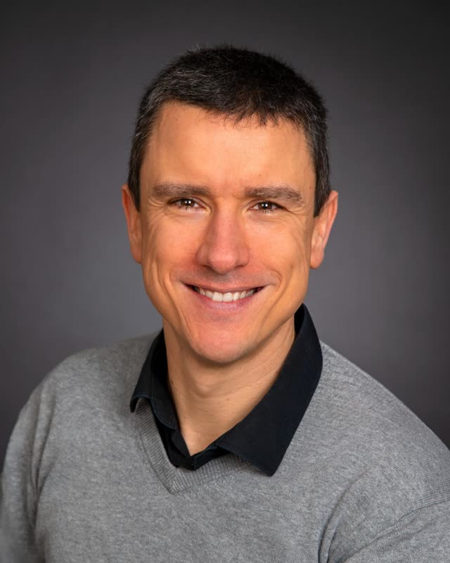 Porträt Dennis Busch